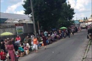 У Луцьку хочуть навести лад зі стихійною торгівлею на території автостанції