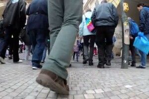 «Кінець епохи бідності»: у Рівному – величезна черга за хлібом (Відео)