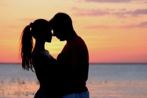 Більшість українців схвалюють секс до весілля