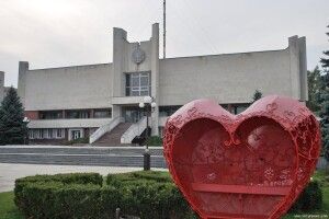  У Луцьку почали реконструкцію площі біля РАЦСу
