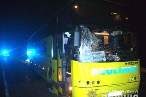 На Рівненщині під колесами пасажирського автобуса загинув 51-річний пішохід
