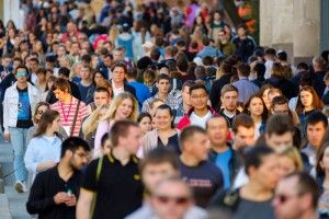 То скільки нас зараз?