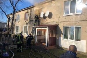 На Волині в пожежі в багатоквартирному будинку згоріла жінка (Фото)