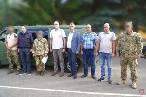 Комунальники Володимирщини придбали автомобіль для військових