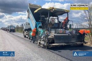 Дорожники працюють без вихідних: як ремонтують трасу по обидва напрямки від Ковеля (Фото) 