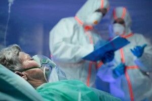 Понад 80% померлих від COVID-19 в Україні – люди старші 60 років