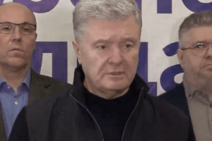 Не тільки дипломатія у США та Польщі, а й закупівля військової техніки: Порошенко розповів про зірвані плани
