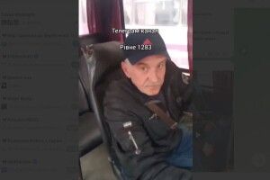 У Рівному водій маршрутки з кулаками напав на пасажирок (Відео)