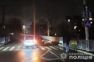 У Луцьку під колеса автівки потрапили дві жінки