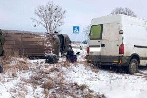 На Рівненщині перекинувся бус із заробітчанами, є травмований