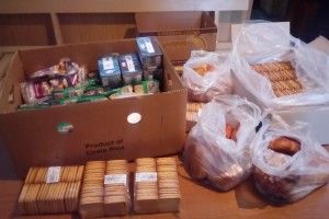 У Луцьку нагодували і обігріли безхатченків