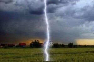 На Львівщині блискавка вбила юнака