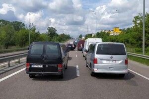 На Рівненщині утворився величезний затор через потрійну ДТП