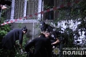 Виштовхав силою: чоловік скинув молоду жінку із 7 поверху, вона загинула (Фото, Відео)