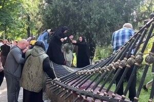 30 поранених: у Чернівцях – сутички між представниками російської та української церков