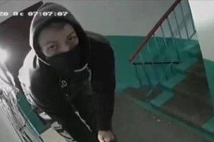 Камера в Рівному зняла, як… її крадуть (Відео)