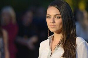 Міла Куніс назвала борщ «російським супом» і досі не визначилася українка вона, чи росіянка (Відео)