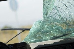 У волинському місті невідомий трощив вікна автомобілів