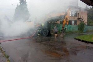 На Рівненщині під час руху загорівся екскаватор (Фото)