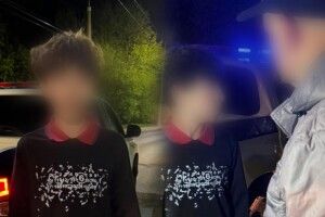 На Волині кілька екіпажів патрульних допомогли вночі розшукати підлітка