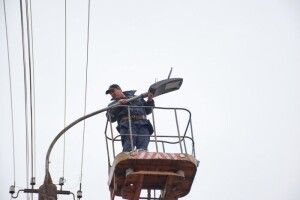 На вулиці Конякіна встановлять близько 250  сучасних ліхтарів