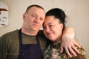 Готують як для рідних: подружжя з Волині на передовій годує батальйон 