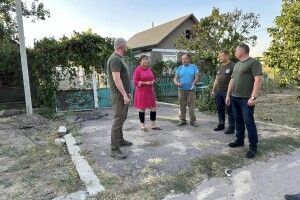 Очільник Волині відвідав херсонське село, яке відновлюють волиняни