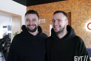 «Кавові» волонтери зі столиці пригощають гарячими  напоями переселенців на Волині (Відео)