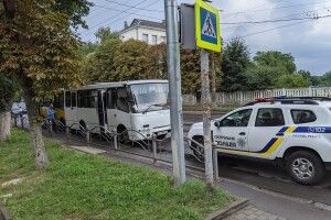 У Луцьку на Перемоги сталася аварія за участю маршруток (Фото, відео)