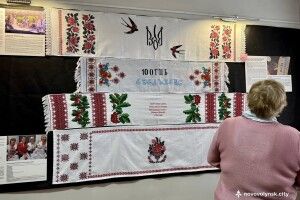 На Волині відкрили виставку рушників, вишитих рідними військовополонених