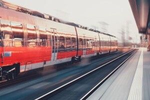 Двоє поляків ображали українку в потязі й погрожували смертю