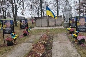 В Любешівській громаді будуть алеї із портретами загиблих Героїв