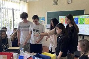 У Нововолинську взялися вчитися сортувати сміття
