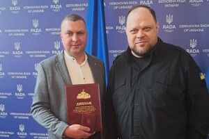 Вчитель з Волині, який створив революційну «SMART школу», отримав відзнаку Верховної Ради