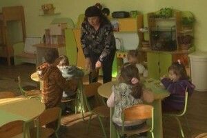 Діти лягають спати у кофтах та колготах: у Рожищі не опалюються 75% дитсадків (Відео)
