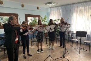 Горохівські музиканти в Міжнародний день музики дарували свої таланти особливим слухачам (Фото)