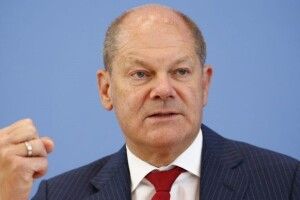 Шольц хоче продовжити прямі переговори з путіном