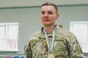 Тренера-військовослужбовця з Волині, який отримав бойове поранення, нагородили двома орденами