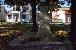У Маневичах відкрили пам’ятний хрест Борцям за волю та Незалежність України