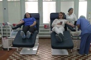 Рівнянка запросила колег на день народження здати кров