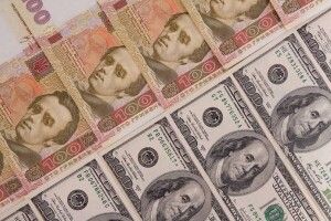 Курс валют: гривня знову впала в ціні