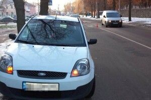 У Рівному жінка потрапила під колеса
