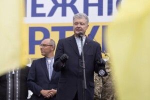 Ми змусимо владу без жодних викрутасів продовжити європейський шлях України – Порошенко на Європейській площі