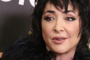 Ображена Лоліта заговорила українською і «наїхала» на нашу країну