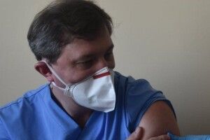 Волинський лікар розповів, як почувається після щеплення від COVID-19