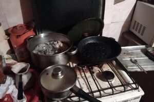 Підгоріла їжа: у Рівному ледь не померли матір із сином