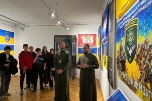 Незвична екскурсія у Волинському краєзнавчому музеї: про капеланів розповіли самі капелани