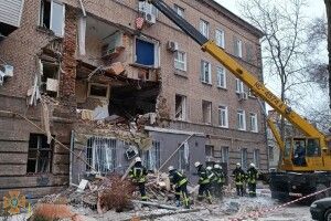 Вибух у багатоповерхівці в Запоріжжі: зруйновано 7 квартир, тривають рятувальні роботи (Фото)