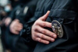 У Луцьку патрульні евакуювали людей під час нічної пожежі (Відео)