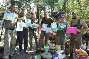 Бійці на передовій отримали благодійну допомогу та малюнки дітей з Ковеля